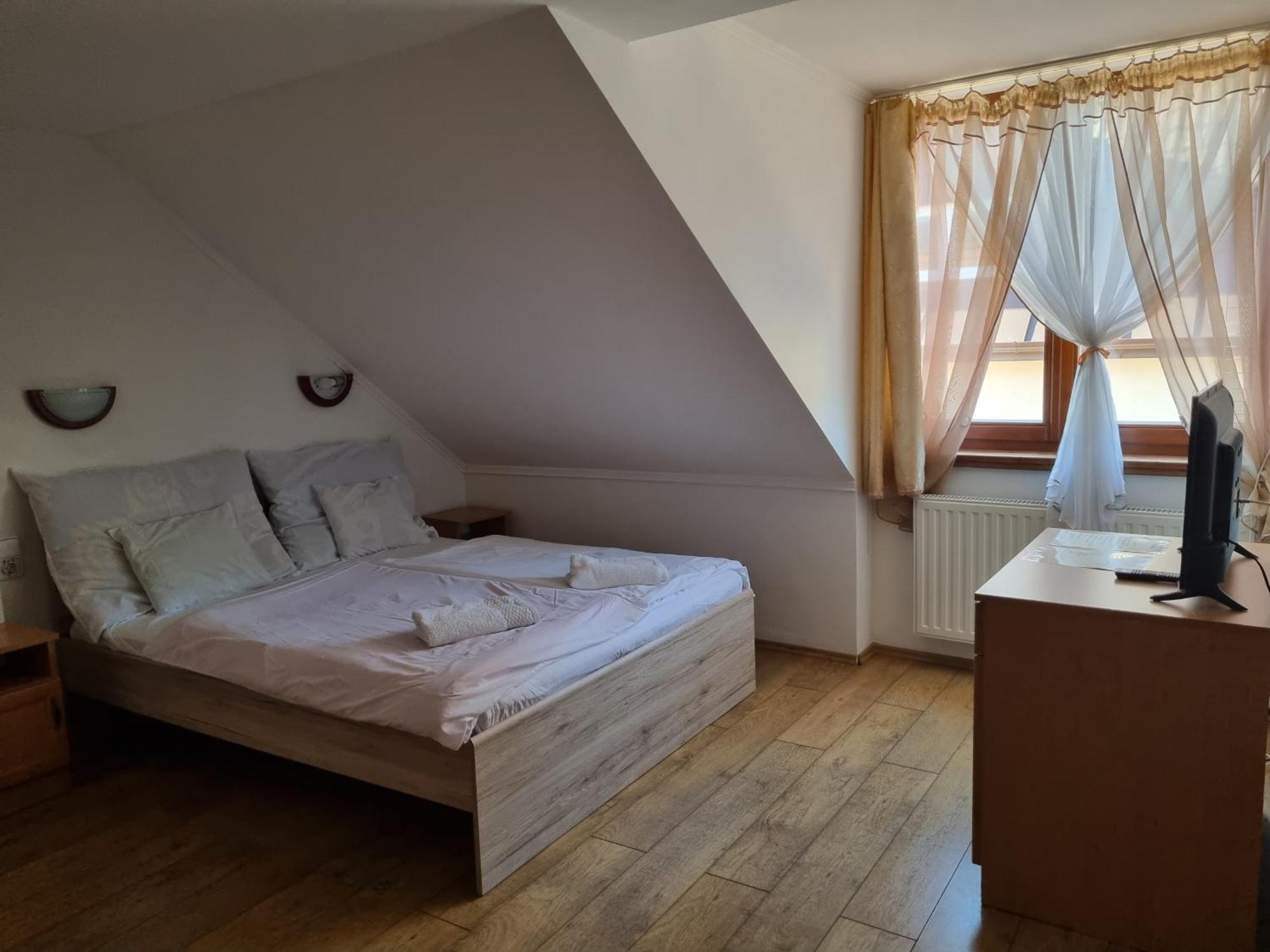 Bed and Breakfast Kemences Fogado Tardos Zewnętrze zdjęcie